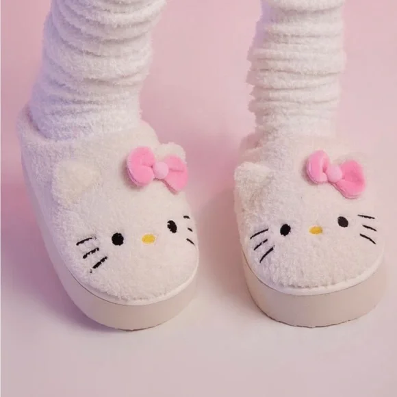 Hello kitty 2025 bedroom slippers